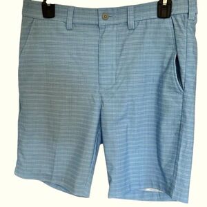 Men’s PGA blue plaid shorts. Lightweight Two side pockets & back pocket size 40